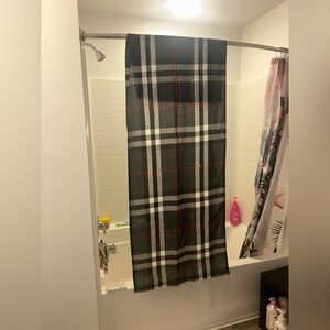 Plaid Black and Gray scarf